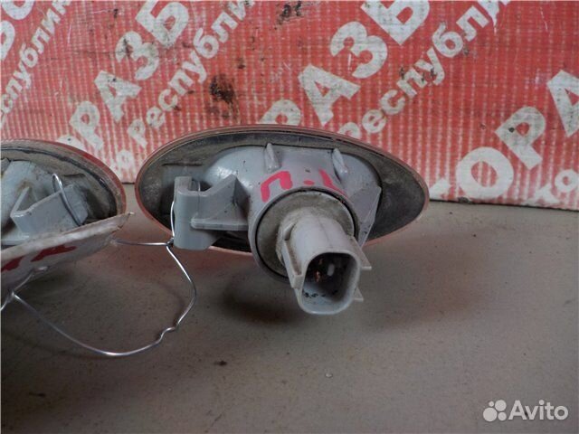 Повторитель поворота Mitsubishi Lancer S82 4G18