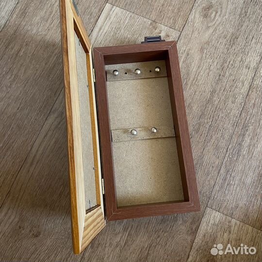 Ключница деревянная настенная