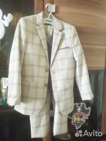 Костюм тройка на выпускной на мальчика 134 р