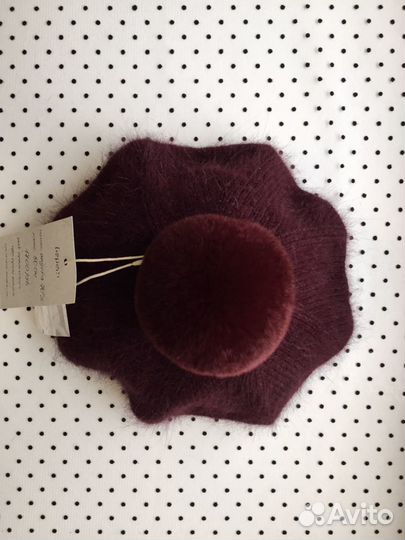 Берет из ангоры с помпоном