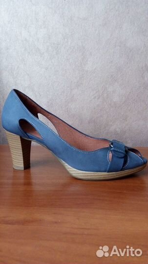 Туфли на танкетке (женские, 37 размер)