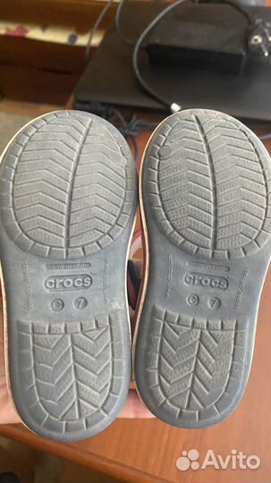 Сандалии crocs c7