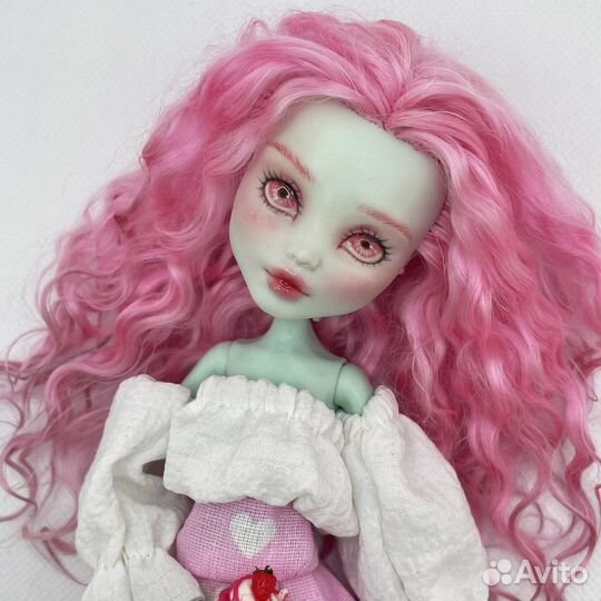 Ооак на кукле Монстер хай