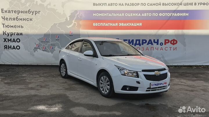 Фара противотуманная левая Chevrolet Cruze 95169822