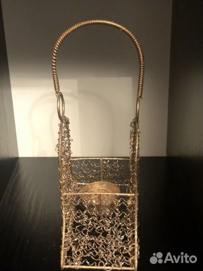 Ажурный золотой подсвечник