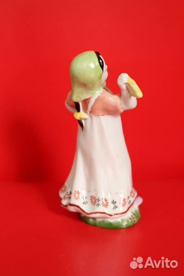 Фарфоровая статуэтка девочка, юная плясунья лфз сс