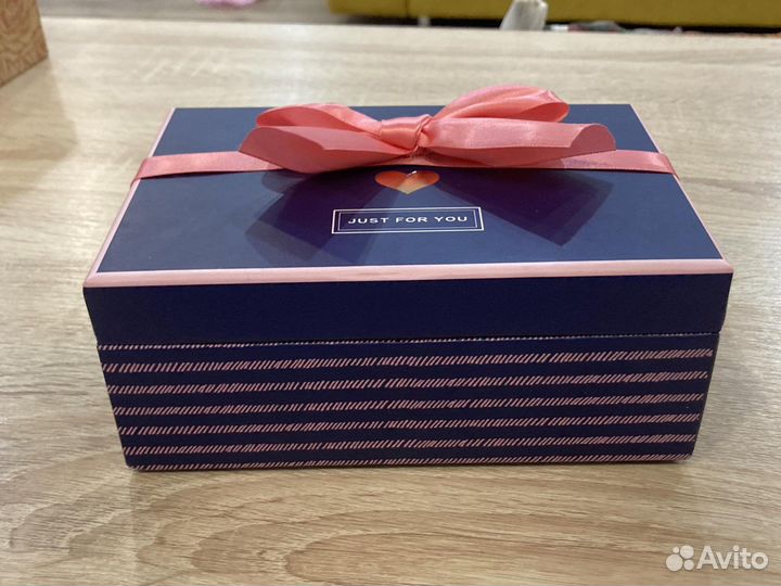 Коробка подарочная
