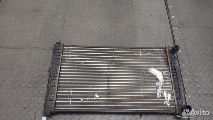 Радиатор охлаждения двигателя Volkswagen Passat 5