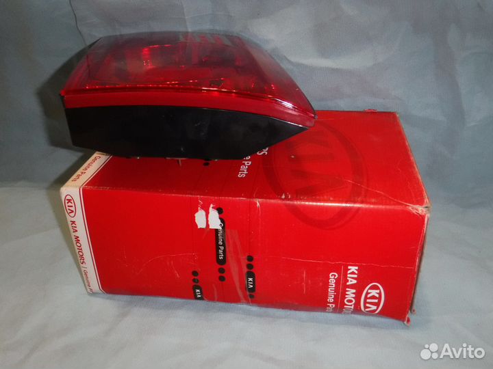 Фонарь правый внутренний Kia Magentis 1 / Optima 1