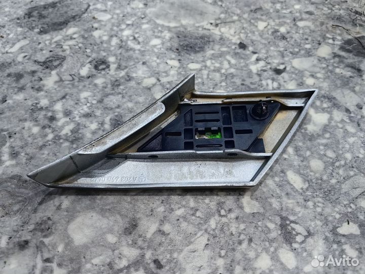 Молдинг крыла R