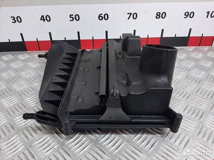 Корпус воздушного фильтра Mercedes-Benz E-Класс