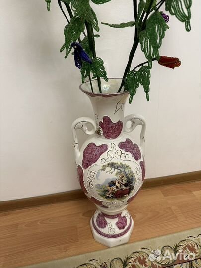 Ваза с цветами из бисера