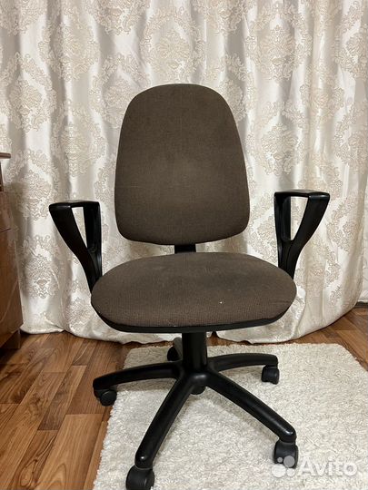 Стул на колесиках бу