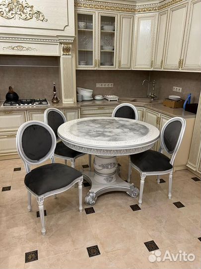 Стол и Стулья