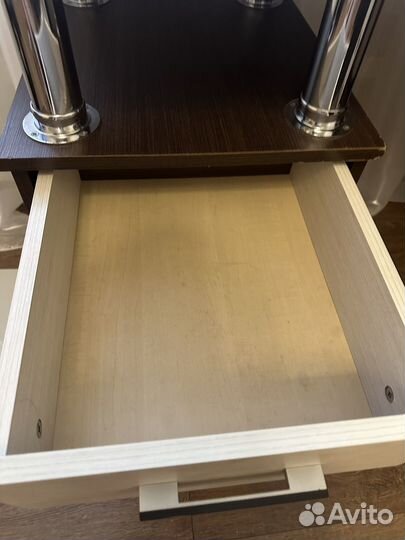 Угловой письменный стол