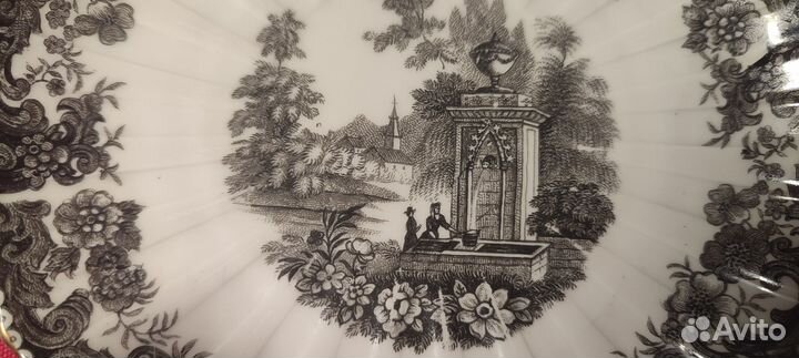 Антикварная фарфоровая тарелка