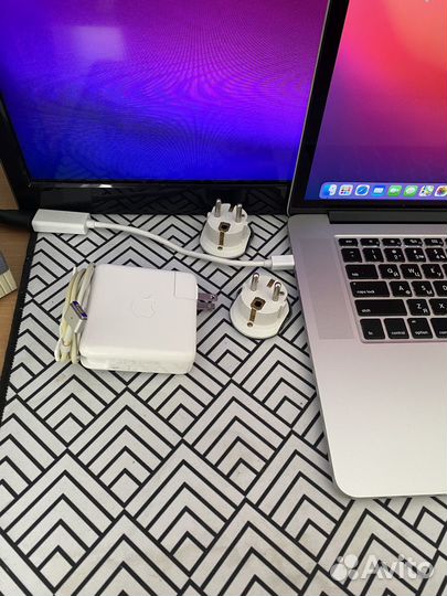 Macbook Pro 15,4 mid 2014 + аксессуары