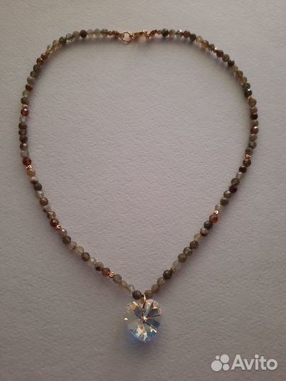 Гранатовые бусы зелёный гранат с подвеской