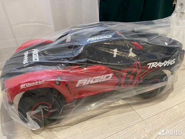 Traxxas UDR новый 1/7