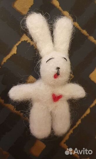 Заяц значок