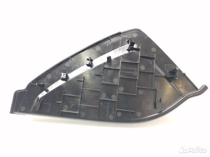 Накладка на торпедо левая Land Rover Discovery 5