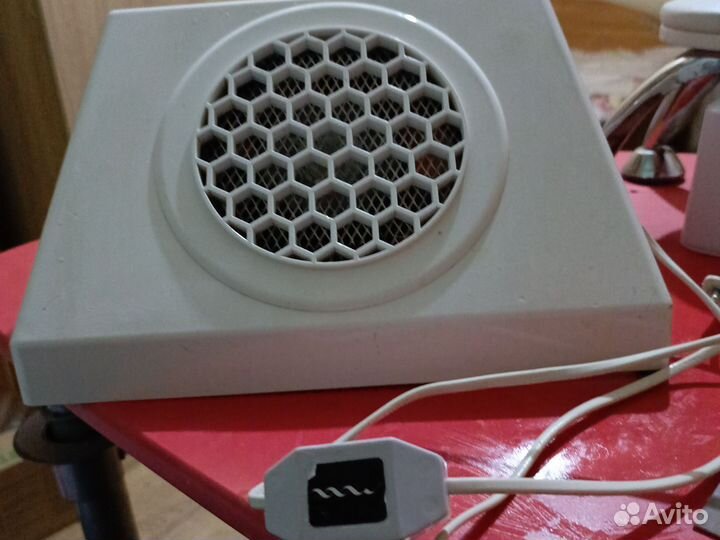 Настольный пылесос для маникюра