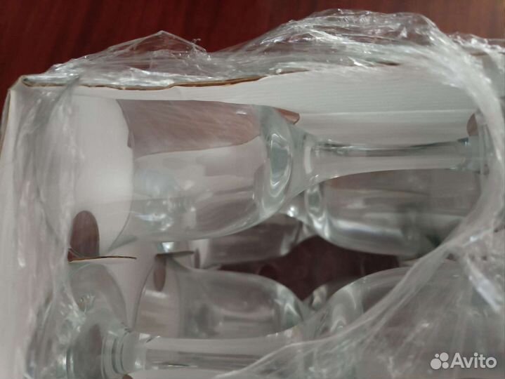 Бокалы для вина новые