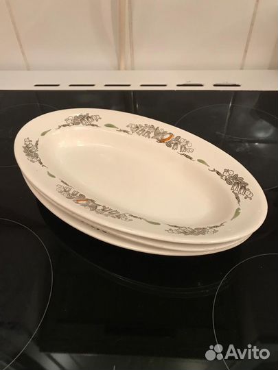 Набор тарелок