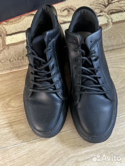 Кроссовки демисезонные