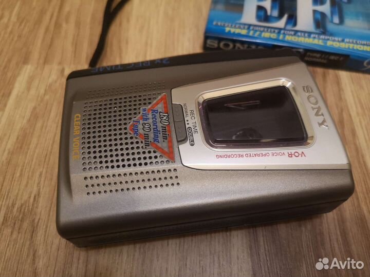 Кассетный диктофон Sony TCM-20DV