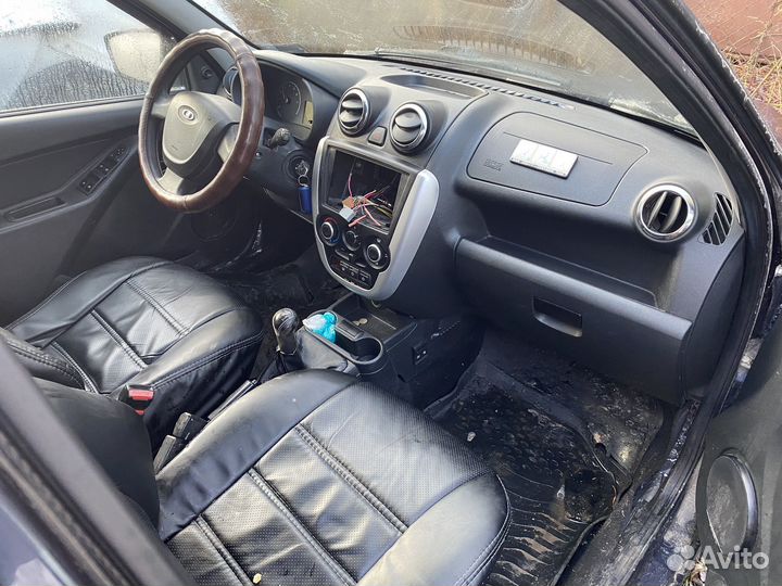 LADA Granta 1.6 МТ, 2013, битый, 110 000 км