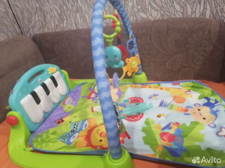 Развивающий коврик пианино fisher price