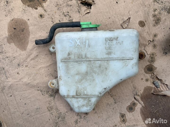 Расширительный бачок на Suzuki sx4