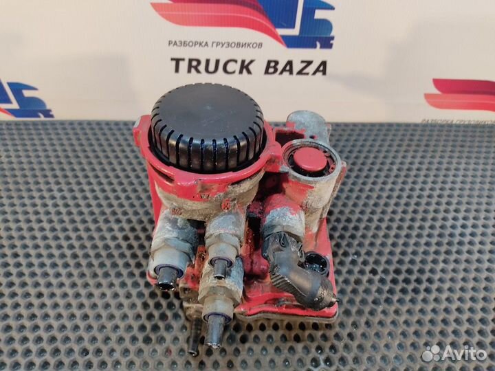 Кран управления тормозами прицепа