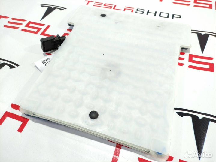 Датчик присутствия пассажира Tesla Model S 2016