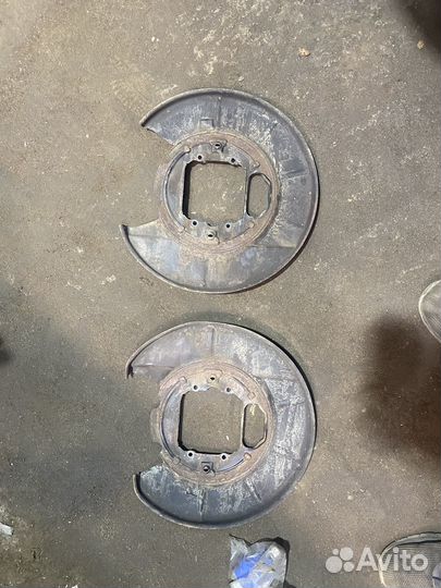 Защита тормозного диска е53