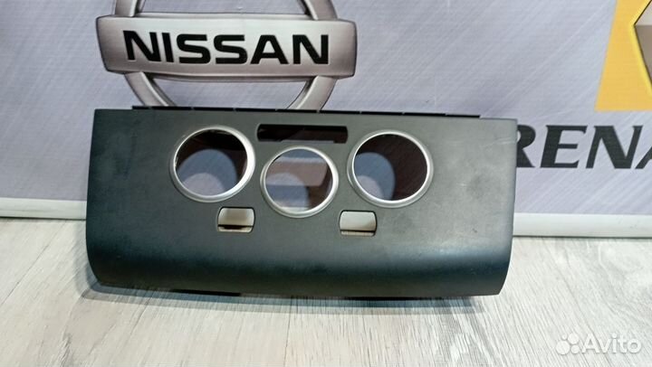 Накладка панели на торпеду Nissan tiida