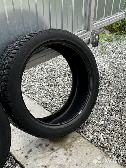 Pirelli Ice Zero 275/40 R22 110ZR