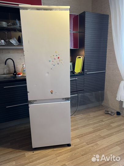 Холодильник Whirlpool