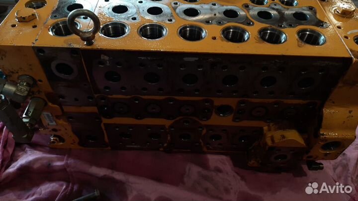 Гидрораспределитель основной Komatsu PC400-7