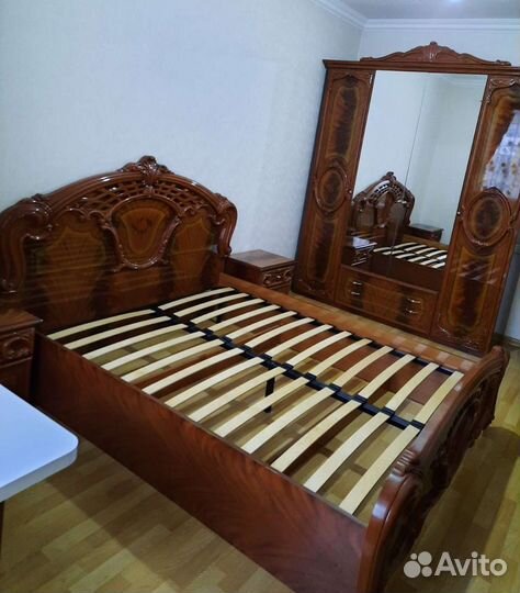 Спальный гарнитур