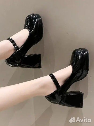 Туфли женские 40 размер чёрные на высоком каблуке