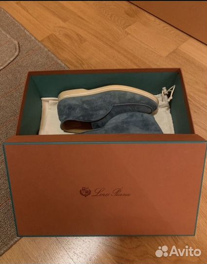 Loro Piana open walk