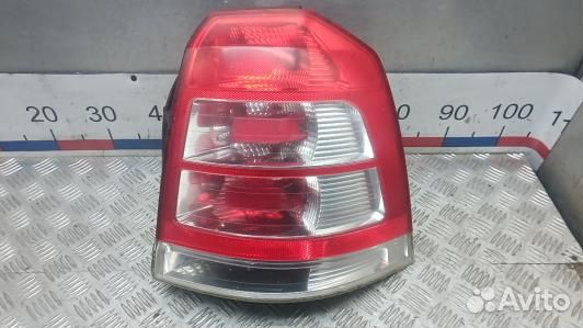 Фонарь задний правый opel zafira B (7NK31MY01)