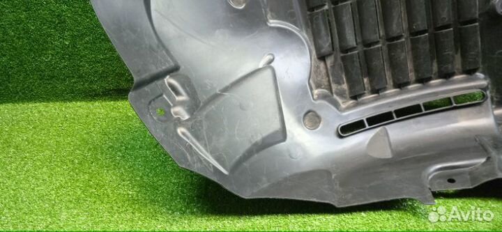 Подкрылок передний правый Land Rover Range Rover