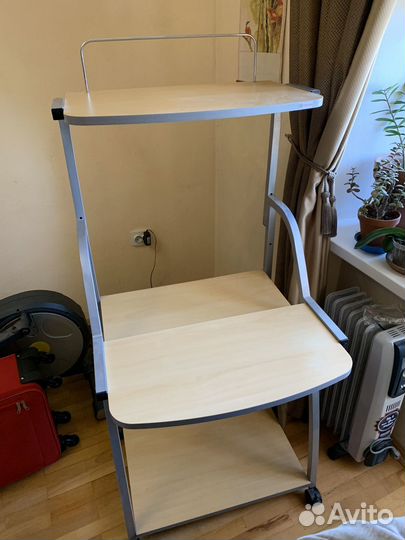 Стол компьютерный компактный