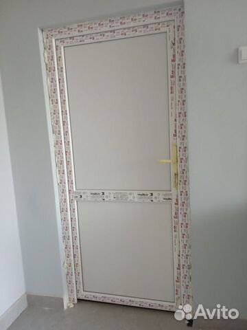 Дверь балконная пвх с замком