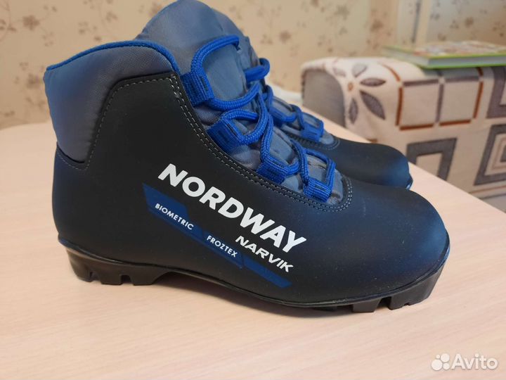 Лыжные ботинки