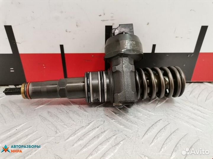 Форсунка Volkswagen Golf 5 2008 038130073AG