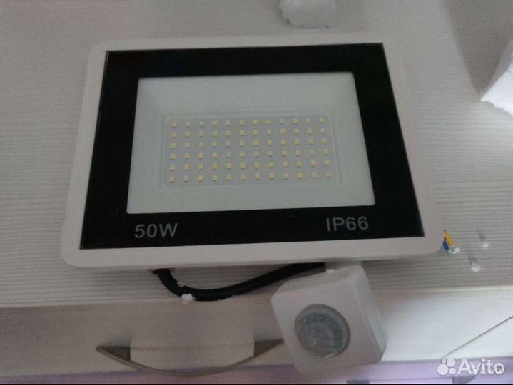 Прожектора уличные 100/50/30W с датчиком движения